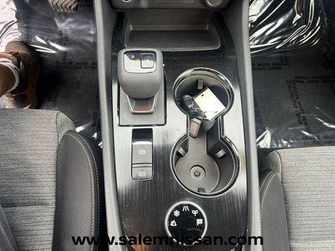 Used 2023 Nissan Rogue SV AWD/4WD image 10