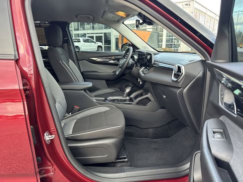 Used 2024 Chevrolet TrailBlazer LT w/ Convenience Package image 32