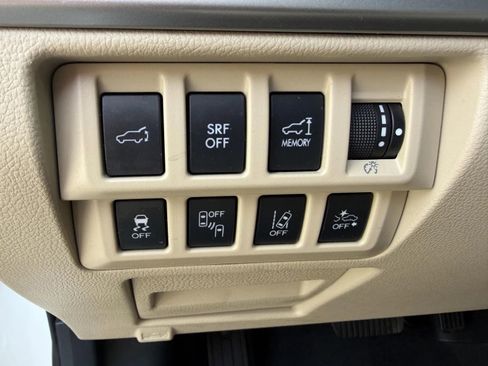 Used 2017 Subaru Outback 3.6R Limited image 23