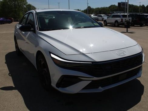 New 2026 Hyundai Elantra SEL Sport FWD image 6
