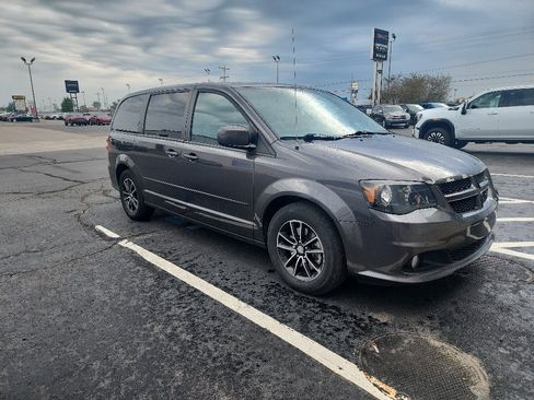 Used 2017 Dodge Grand Caravan GT FWD image 3