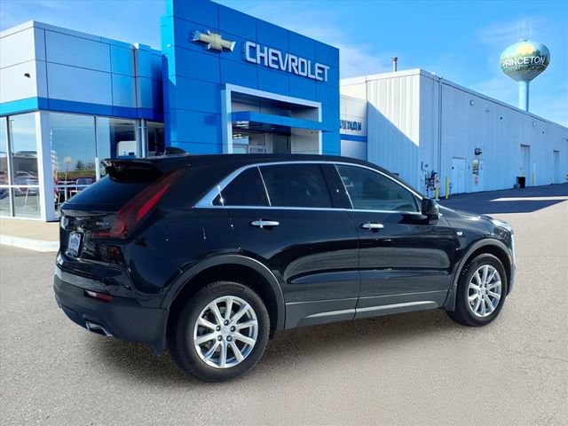 Used 2023 Cadillac XT4 Luxury w/ Driver Awareness Package AWD/4WD image 3