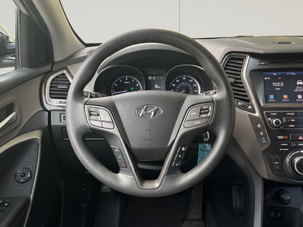 Used 2017 Hyundai Santa Fe SE FWD image 13