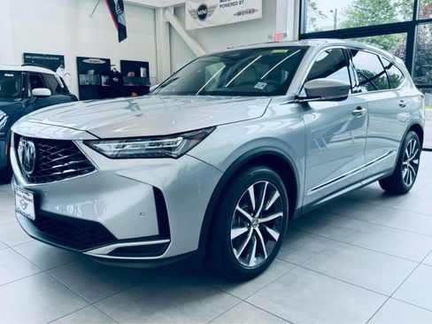 Used 2025 Acura MDX SH-AWD w/ Technology Package image 2