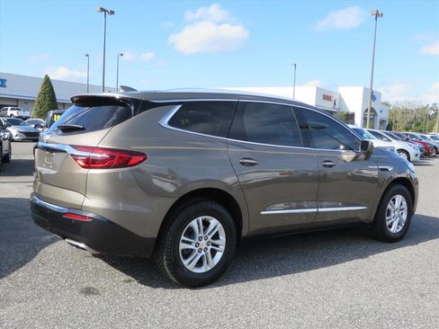 Used 2020 Buick Enclave Essence image 6