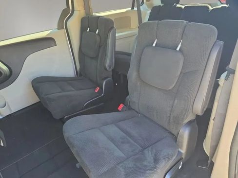 Used 2016 Dodge Grand Caravan SE w/ Quick Order Package 29E SE FWD image 34