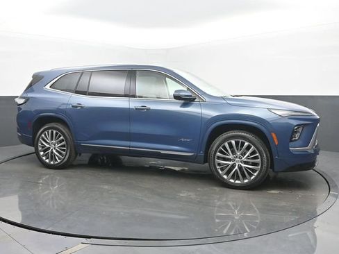 New 2026 Buick Enclave Avenir w/ Super Cruise Package image 3