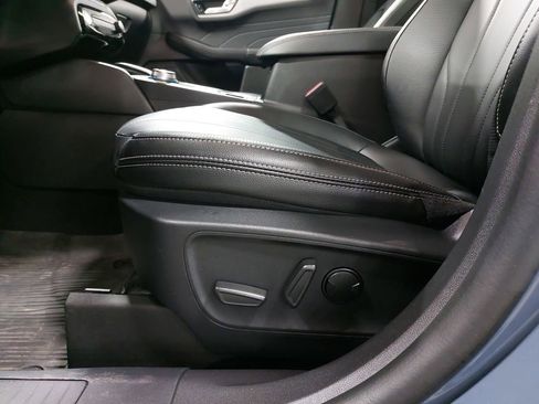 Used 2025 Ford Escape Platinum w/ Premium Technology Package image 59