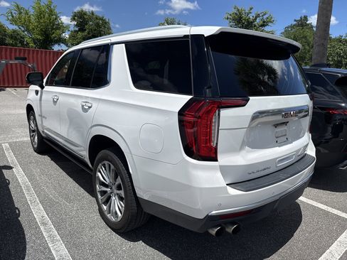 Used 2021 GMC Yukon Denali w/ Denali Ultimate Package AWD/4WD image 2