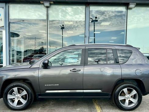 Used 2017 Jeep Compass High Altitude image 2