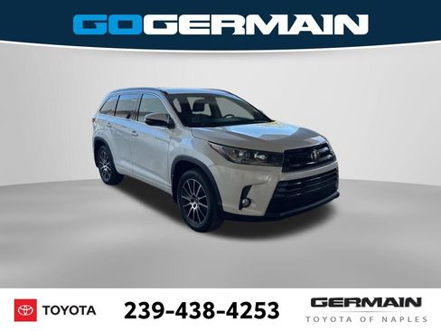 Used 2018 Toyota Highlander SE image 12