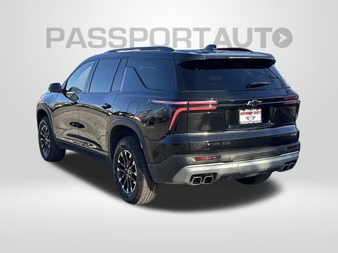 Used 2024 Chevrolet Traverse Z71 AWD/4WD image 2