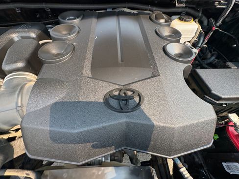 Used 2010 Toyota 4Runner SR5 AWD/4WD image 22