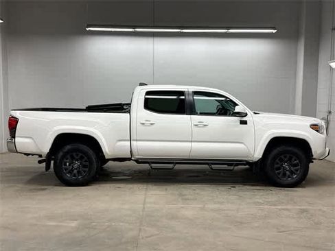 Used 2022 Toyota Tacoma SR5 image 3