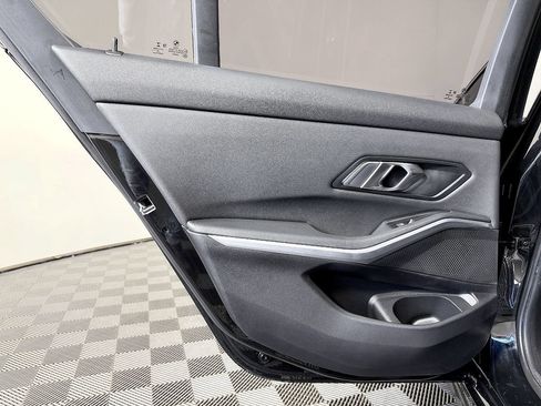 Used 2019 BMW 330i Sedan w/ Convenience Package RWD image 38