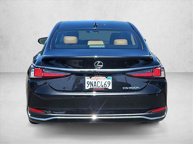 Used 2024 Lexus ES 300h w/ Luxury Package FWD image 7