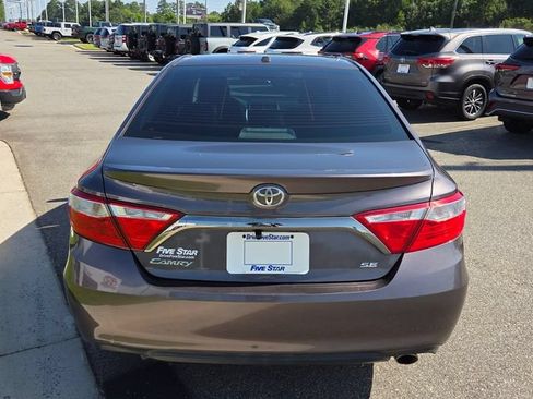 Used 2016 Toyota Camry SE FWD image 11