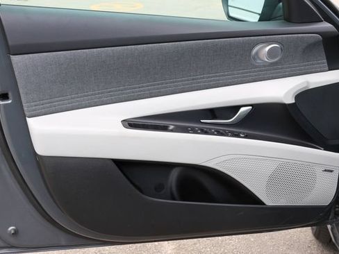 New 2026 Hyundai Elantra Limited FWD image 10