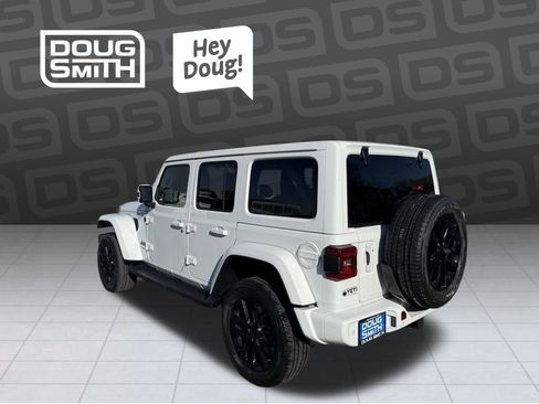 Used 2021 Jeep Wrangler Unlimited Sahara image 3