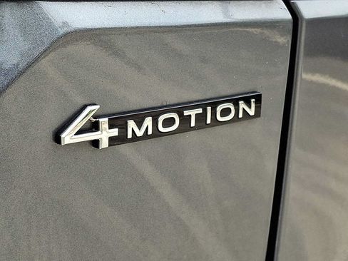Used 2024 Volkswagen Atlas SEL AWD/4WD image 30