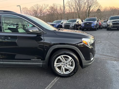 Used 2018 GMC Terrain SLE w/ Driver Convenience Package image 5