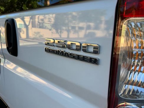 Used 2025 RAM ProMaster 2500 w/ U-Haul Equipment Group FWD image 43