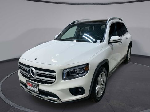 Used 2021 Mercedes-Benz GLB 250 4MATIC image 1