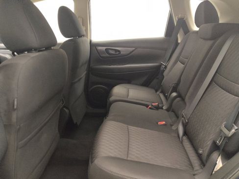 Used 2019 Nissan Rogue S AWD/4WD image 18