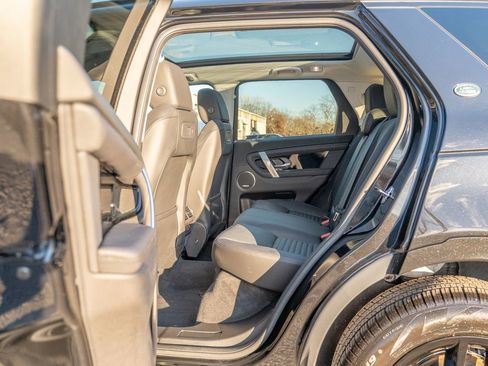 Used 2025 Land Rover Discovery Sport S image 33