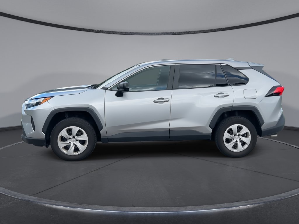 Used 2024 Toyota RAV4 LE FWD image 5