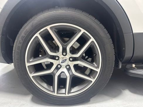 Used 2017 Ford Explorer Sport w/ Equipment Group 401A AWD/4WD image 4
