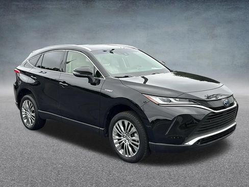 Used 2021 Toyota Venza XLE w/ Softex Package AWD/4WD image 2