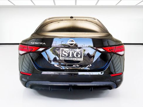 Used 2025 Nissan Sentra SV FWD image 5