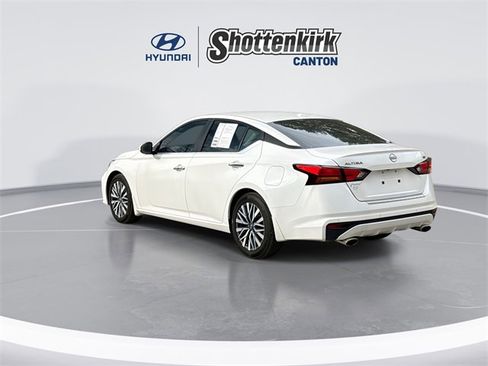Used 2023 Nissan Altima 2.5 SV image 6