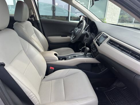 Used 2019 Honda HR-V LX image 11