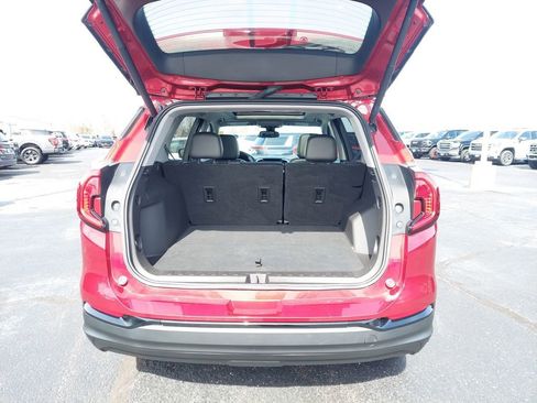 Used 2022 GMC Terrain SLT w/ Elevation Edition image 27