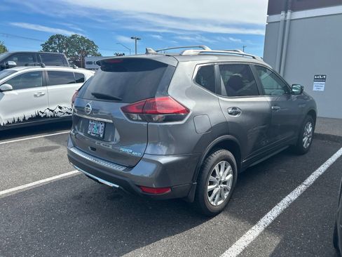 Used 2020 Nissan Rogue S w/ Special Edition Package AWD/4WD image 3