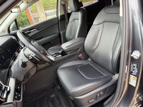 Used 2023 Kia Sportage EX AWD/4WD image 11