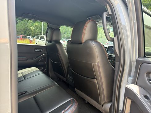 Used 2023 Nissan Frontier PRO-4X w/ Pro Convenience Package AWD/4WD image 17