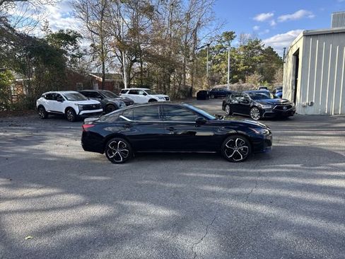 Used 2025 Nissan Altima 2.5 SR w/ SR Premium Package image 4