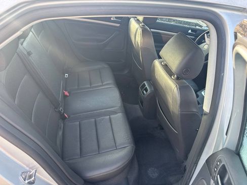 Used 2006 Volkswagen Jetta 2.5 FWD image 10