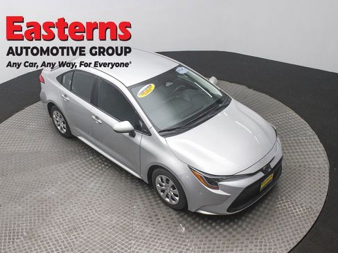 Used 2024 Toyota Corolla LE image 3