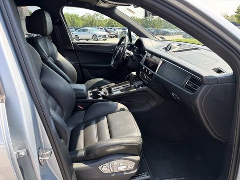 Used 2022 Porsche Macan GTS AWD/4WD image 26