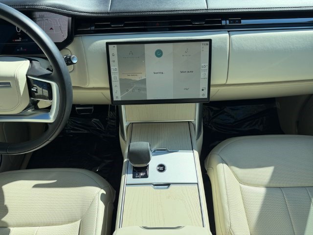 Used 2024 Land Rover Range Rover SE AWD/4WD image 15