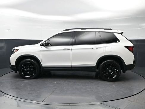 Used 2024 Honda Passport Black Edition image 4
