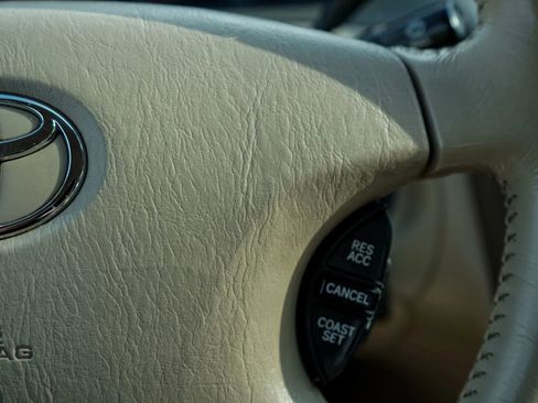 Used 2004 Toyota Avalon XLS image 23