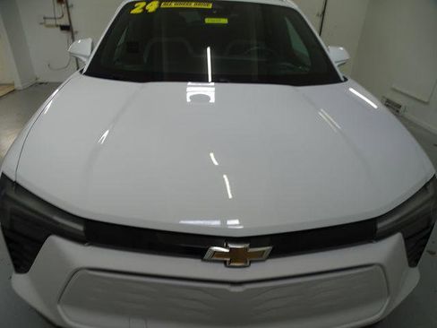 Used 2024 Chevrolet Blazer EV LT AWD/4WD image 23