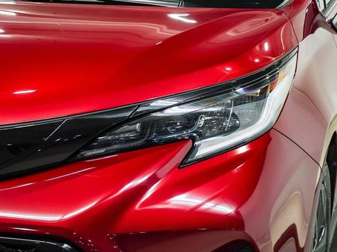 Used 2025 Toyota Sienna XSE image 7