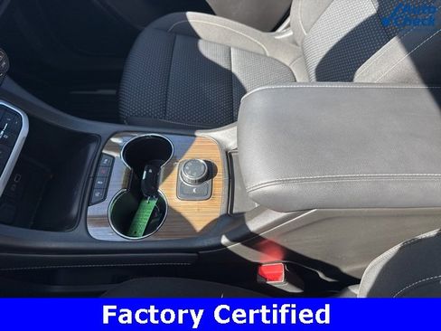 Certified 2023 GMC Acadia SLE image 23