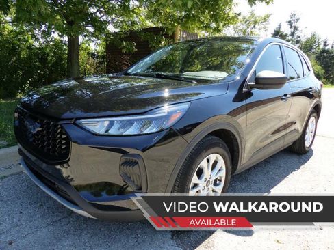 Used 2024 Ford Escape Active w/ Cold Weather Package FWD image 1